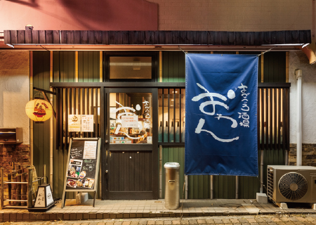絶妙な焼き加減でファンを掴むステーキ店。