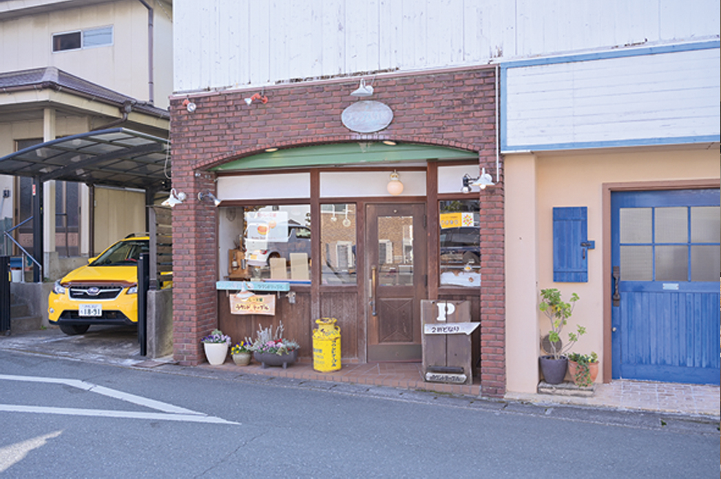 マドレーヌ屋 ラウンドテーブル